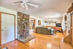 Charming Cottage < 10 Mi to Wineries & Skiing!