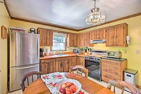 Charming Cottage < 10 Mi to Wineries & Skiing!