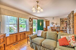 Charming Cottage < 10 Mi to Wineries & Skiing!