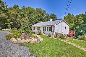 Charming Cottage < 10 Mi to Wineries & Skiing!