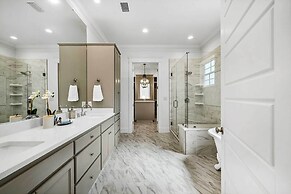 Luxe Fairhope Home w/ Covered Patio: Walk to Bay