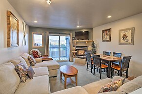 Walk to Main Street: Frisco Townhome w/ Decks