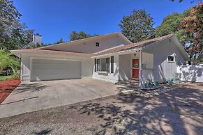 'An Acre Paradise' Home w/ Hot Tub in St Augustine