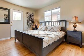 3 Mi to Denver Zoo: Cherry Creek Duplex!