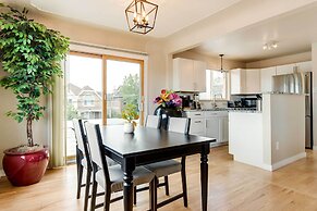 3 Mi to Denver Zoo: Cherry Creek Duplex!