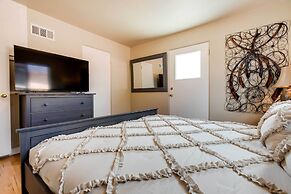 3 Mi to Denver Zoo: Cherry Creek Duplex!