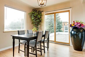 3 Mi to Denver Zoo: Cherry Creek Duplex!