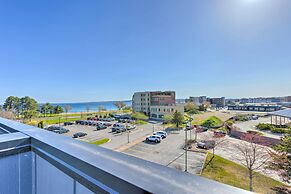 Traverse City Townhome: Walk to Beach!