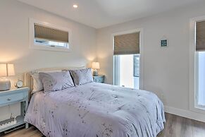Traverse City Townhome: Walk to Beach!
