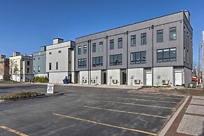 Traverse City Townhome: Walk to Beach!