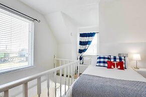 Surfside Beach Home w/ Deck, Views & Beach Access!