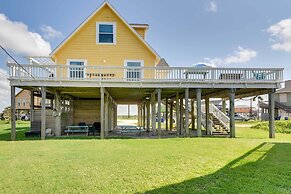 Surfside Beach Home w/ Deck, Views & Beach Access!