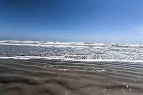 Surfside Beach Home w/ Deck, Views & Beach Access!