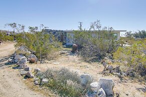Patio & Views: Eccentric Desert Hot Springs Home