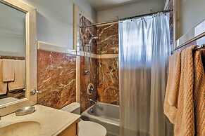 Private Heated Pool: Walk to Isla Verde Beach