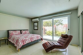 Private Heated Pool: Walk to Isla Verde Beach