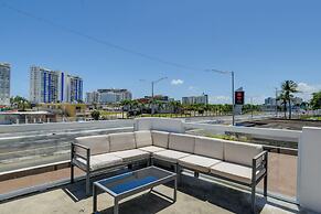 Private Heated Pool: Walk to Isla Verde Beach