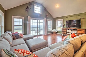Riverfront Arkansas Retreat Near Fishing & Hiking!