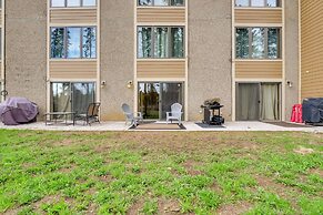 Beautiful Breck Townhome w/ Pool: 1 Mi to Main St!