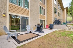 Beautiful Breck Townhome w/ Pool: 1 Mi to Main St!