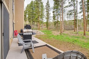 Beautiful Breck Townhome w/ Pool: 1 Mi to Main St!