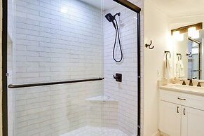 Beautiful Breck Townhome w/ Pool: 1 Mi to Main St!