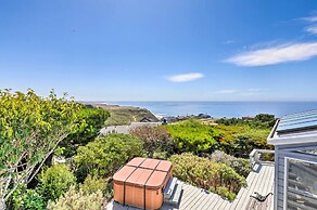 Oceanfront Irish Beach 'sea Haven' Home w/ Hot Tub
