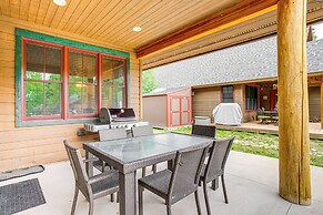 Walk to Main St & Marina: Grand Lake Cabin!