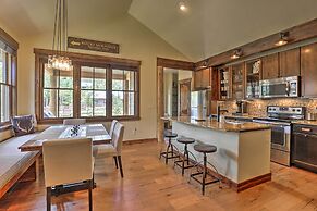 Walk to Main St & Marina: Grand Lake Cabin!