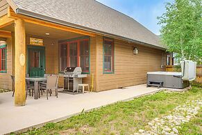 Walk to Main St & Marina: Grand Lake Cabin!