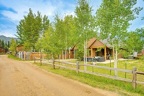 Walk to Main St & Marina: Grand Lake Cabin!