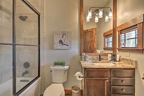 Walk to Main St & Marina: Grand Lake Cabin!