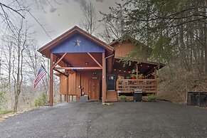 Cozy Cabin w/ Mountain Views Near Skylift Park!