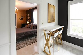 Stunning Alabama Studio ~ 2 Mi to Dtwn Mobile!