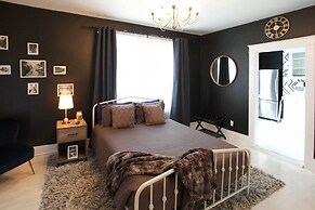 Stunning Alabama Studio ~ 2 Mi to Dtwn Mobile!