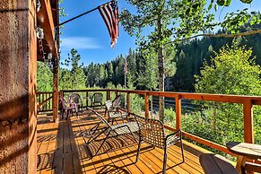 Rustic Riverfront Truckee Cabin w/ Gas Grill!