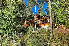 Rustic Riverfront Truckee Cabin w/ Gas Grill!