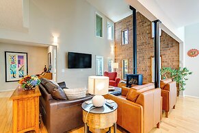 < 1 Mi to Dtwn: Creekside Frisco Home w/ Fire Pit