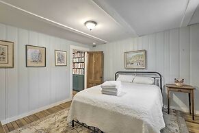 Charming Sutton Cottage: Walk to Lake & Farm!