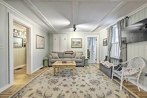 Charming Sutton Cottage: Walk to Lake & Farm!
