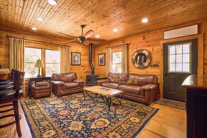 'peaceful Getaway' Penrose Cabin w/ Hot Tub & Pond