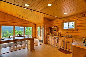 Cabin w/ Glacier Views: Walk to Matanuska River!