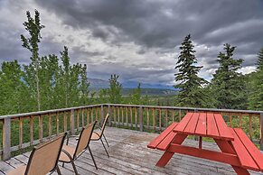 Cabin w/ Glacier Views: Walk to Matanuska River!