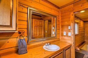 Cabin w/ Glacier Views: Walk to Matanuska River!