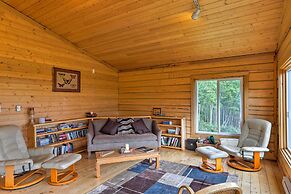 Cabin w/ Glacier Views: Walk to Matanuska River!