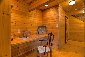 Cabin w/ Glacier Views: Walk to Matanuska River!