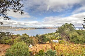 Spacious Kelseyville Home w/ Large Lakefront Deck!