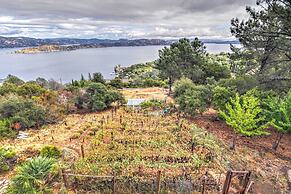 Spacious Kelseyville Home w/ Large Lakefront Deck!