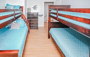 Surfside Beach Getaway: Walk to Shore & Dining