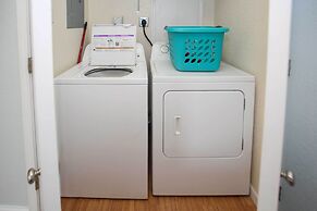 Surfside Beach Getaway: Walk to Shore & Dining